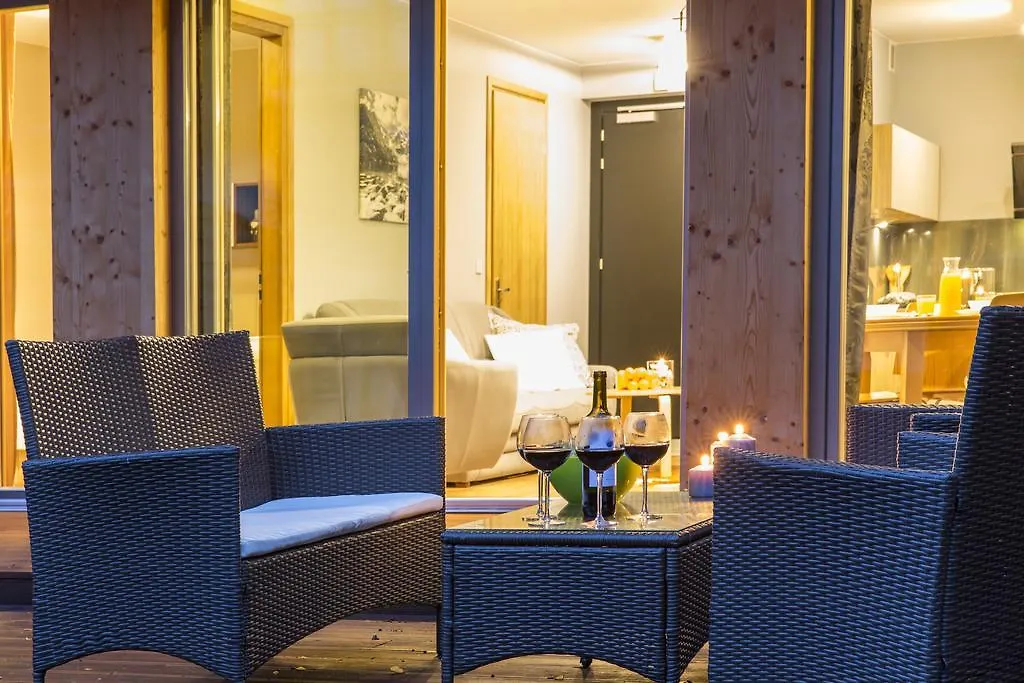 アパート Apartamenty Pod Giewontem Spa ザコパネ ポーランド
